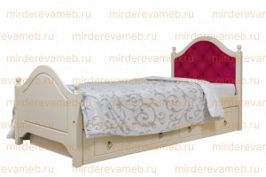 Кровать Лаки из массива